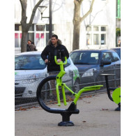 Aparat fitness de exterior pentru picioare, abdomen, biceps si umeri